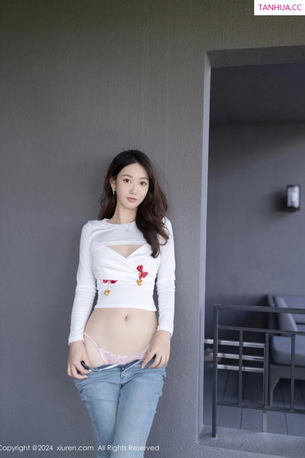 唐安琪  [XiuRen]高清写真图 2024.03.18 No.8250 唐安琪 美腿性感第16张图片